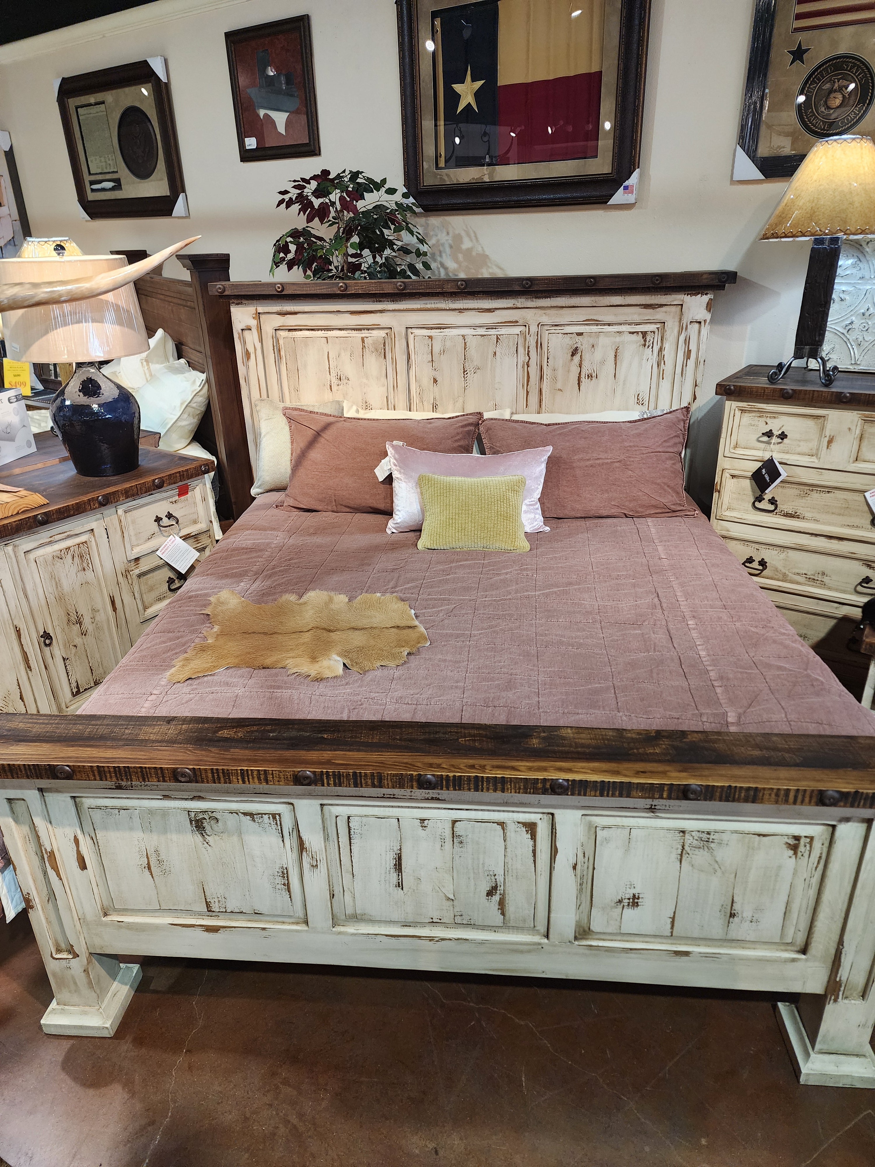 White Rusted Bed RUSTIC SANTA CRUZ BED in OLDIE WHITE – The Rustic Mile