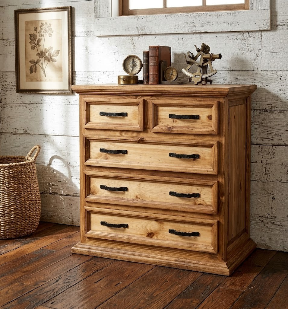 TRADITIONAL SMALL DRESSER