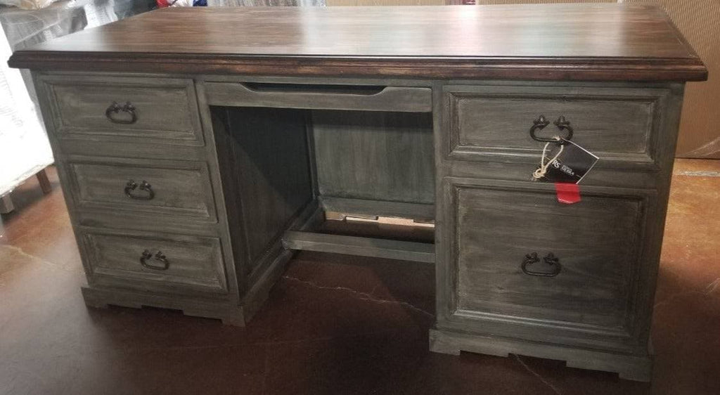 TRADITIONAL EXECUTIVE DESK IN WEATHERED FARMHOUSE - The Rustic Mile
