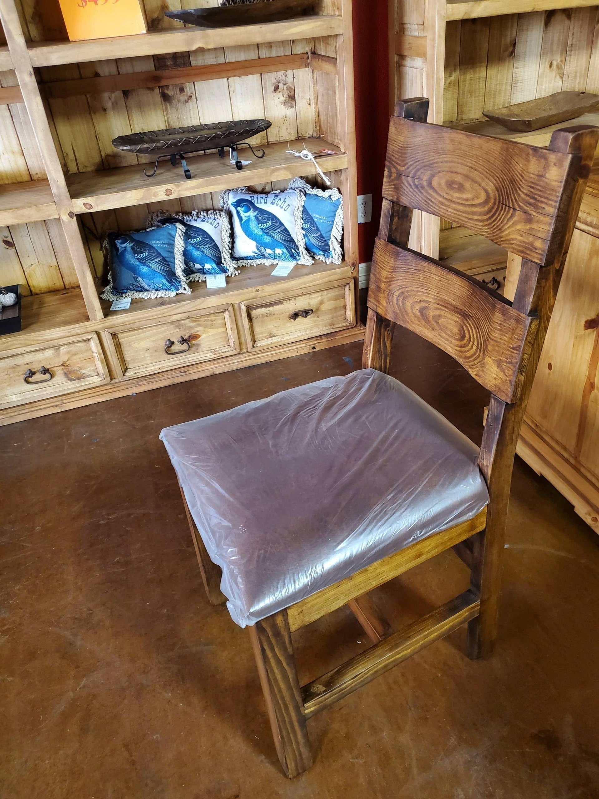 TRADITIONAL CHAIR LADDER BACK